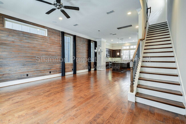 Building Photo - 720 N Shepherd Dr