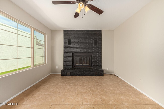 Building Photo - 425 W Pebble Beach Dr