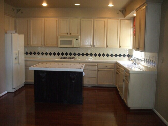 Building Photo - 4948 Forest Creek Way