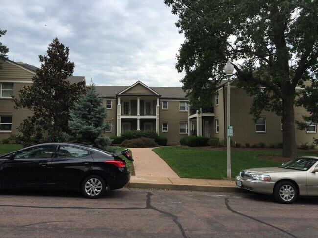 Building Photo - 8140 Whitburn Dr