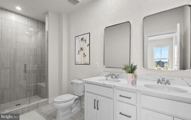 Building Photo - 127 Heyford Dr