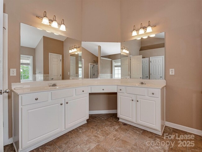 Building Photo - 5607 Fulton Ridge Dr