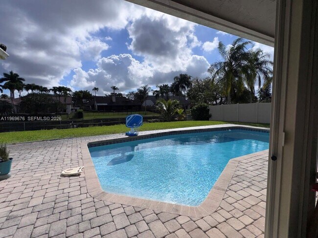 Building Photo - 1080 NW 100th Way