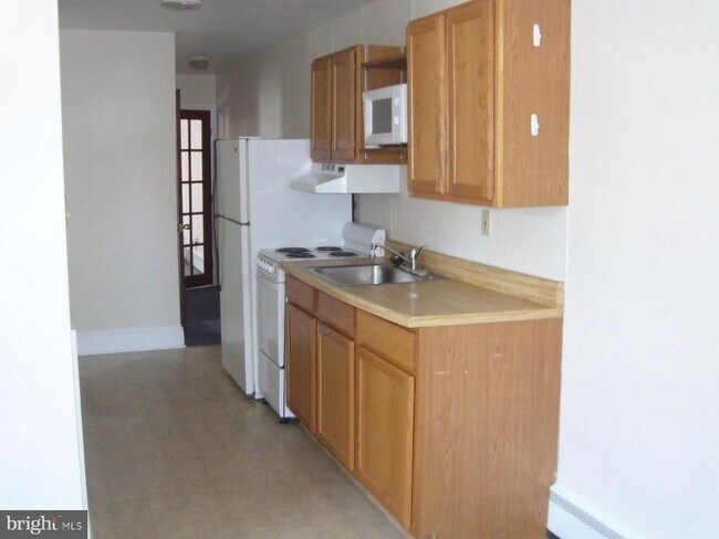 Building Photo - 121 E Gay St