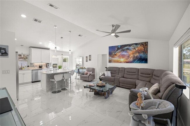 Building Photo - 7191 Hemlock Rd