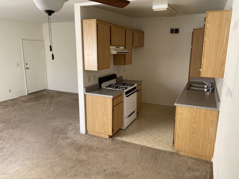 Building Photo - 14141 Tiara St