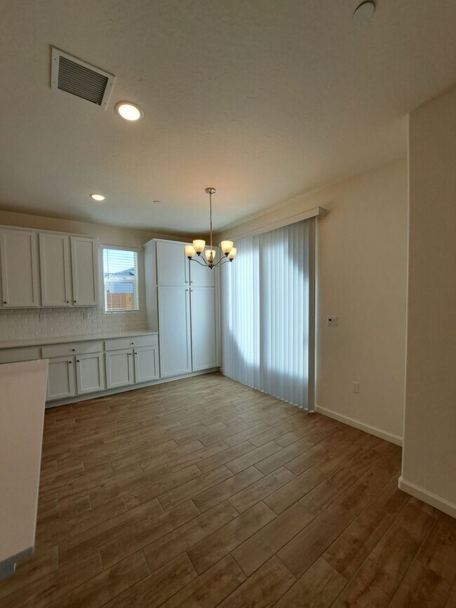Building Photo - Modern 3-Bedroom Home in the Exclusive Elev8ions Neighborhood of Clovis!