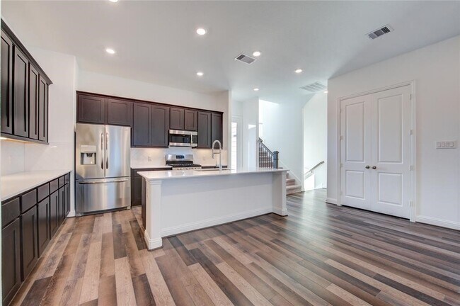 Building Photo - 1415 Adell Rose Ln