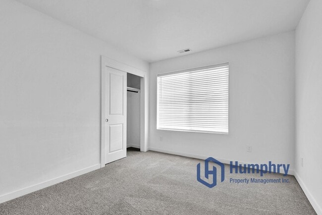 Building Photo - Newer Home in Desirable Eagle