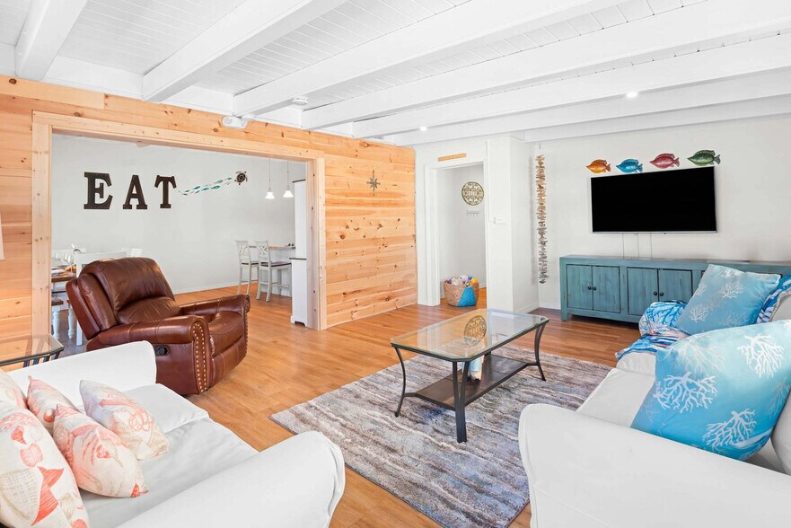 Building Photo - 650 11th St