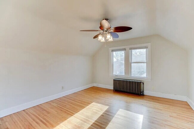 Building Photo - 1164 Randolph Ave