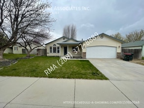 Building Photo - 623 E Woodbury Dr