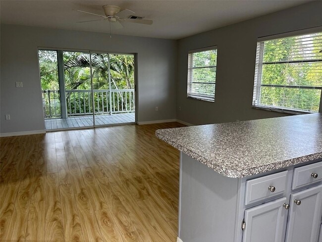 Building Photo - 109 Shore Rd