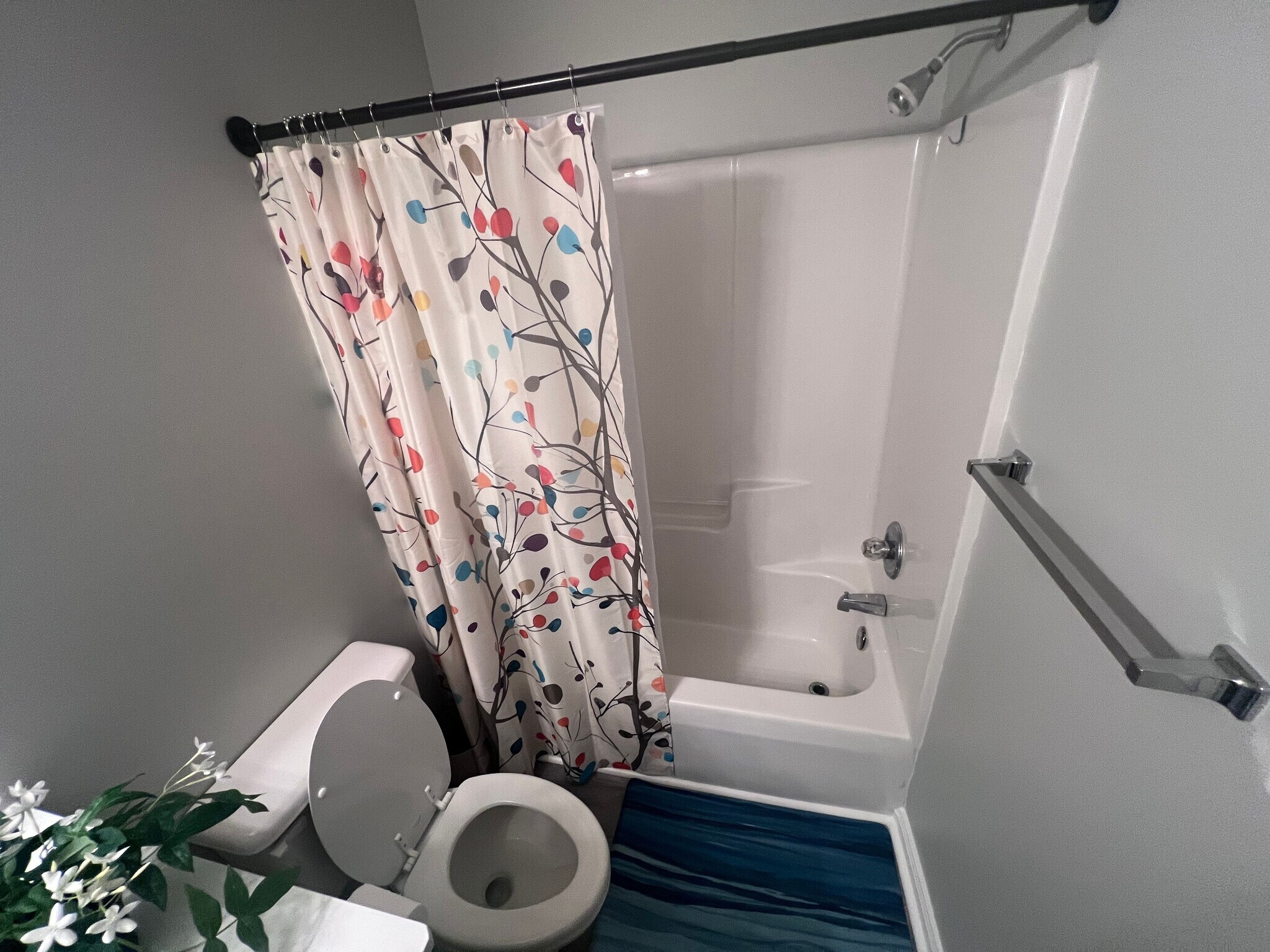Building Photo - Room in Condo on J M Keynes Dr