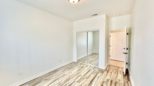 Building Photo - Great Single Story Home Minutes from Everything in Quiet cul-de-sac Street & Neighborhood Locatio...