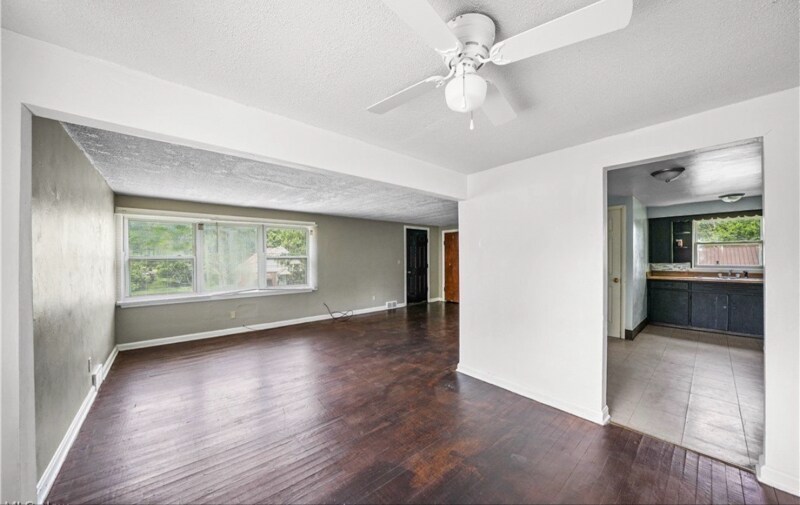 Building Photo - 1369 Adelaide Ave SE