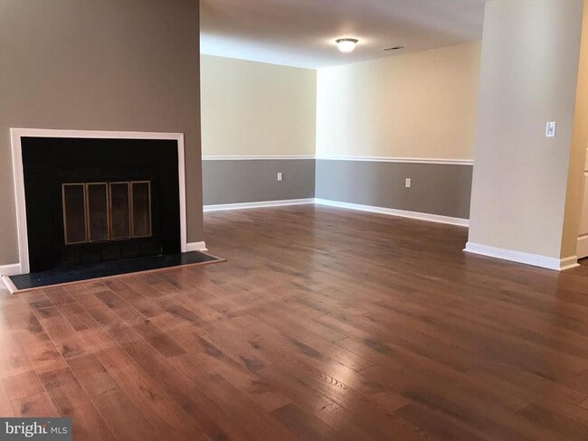 Building Photo - 18120 Chalet Dr