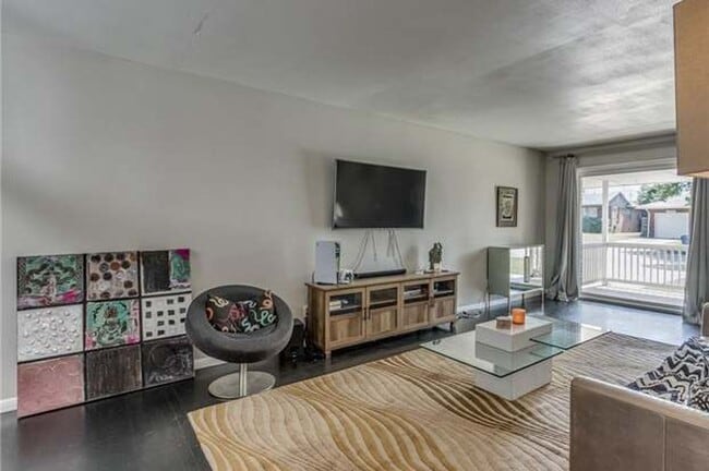 Building Photo - 3 Bed 1.5 Bath 2 Car Garage -Casady Hills ...