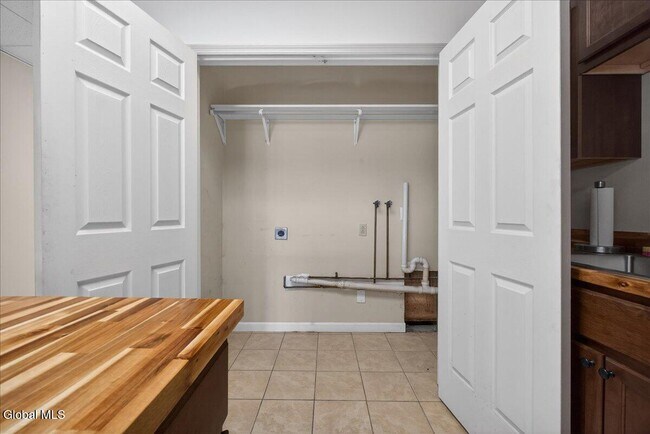 Building Photo - 54 Freemans Bridge Rd