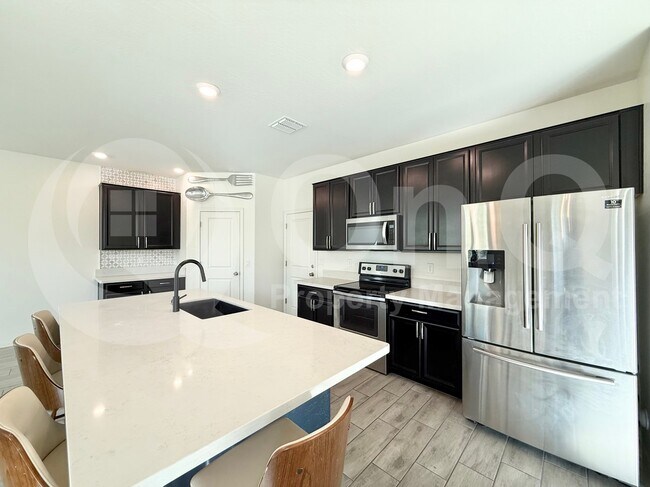 Building Photo - 16525 W Jenan Dr