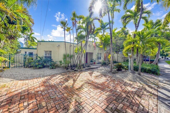 Building Photo - 1840 Tigertail Ave