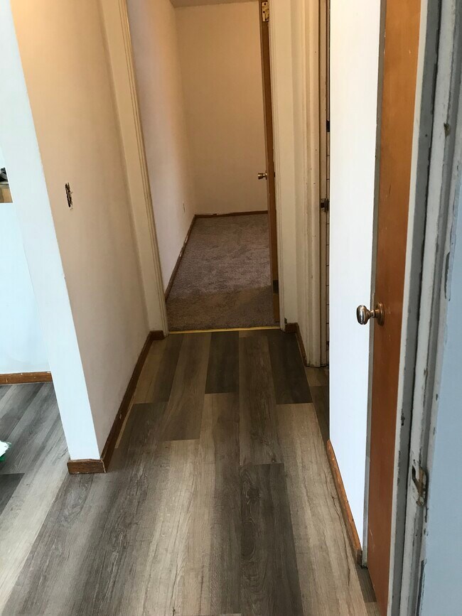 Building Photo - 8928 Jefferson St NE