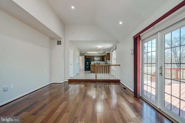 Building Photo - 19900 Belle Chase Dr