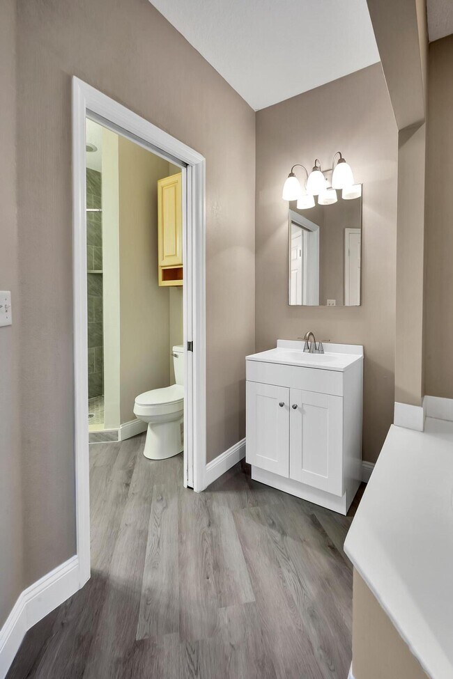 Building Photo - 9847 Perfect Dr