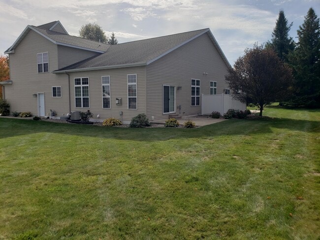 Building Photo - 1214 N 16th Ave