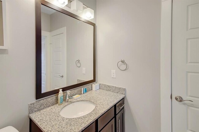 Building Photo - 25500 Westheimer Pkwy