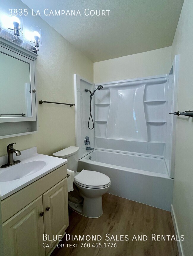 Building Photo - 3835 La Campana Ct
