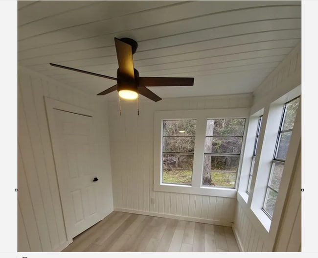 Building Photo - 16063 SE Janet St