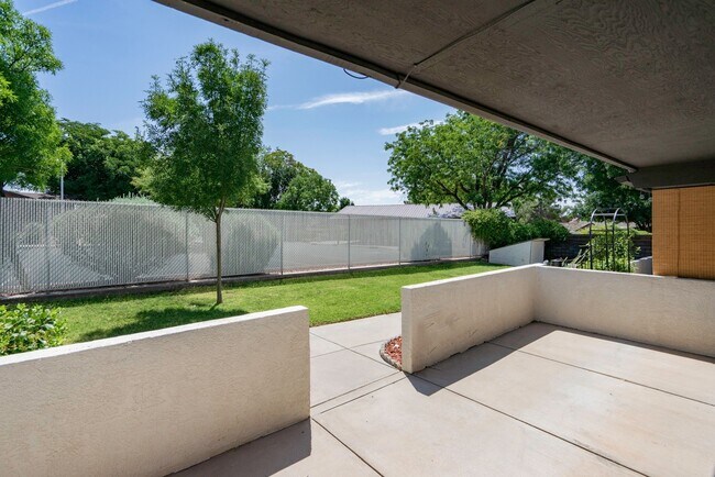 Building Photo - 2 Bedroom & 2 Bath Available in St. George!