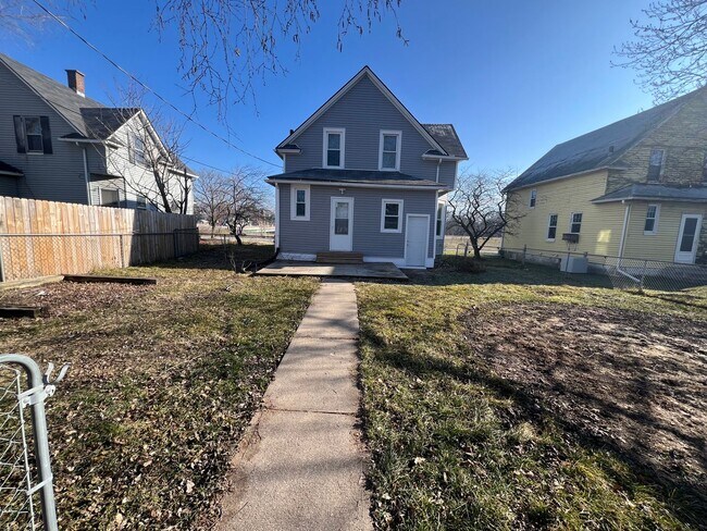 Building Photo - 2317 19th St