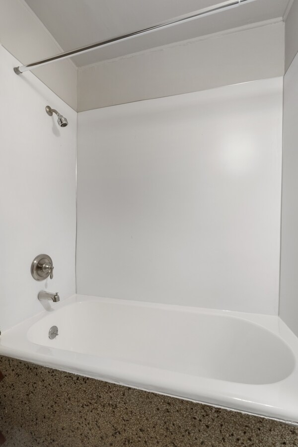 Building Photo - 16 N Broadway St