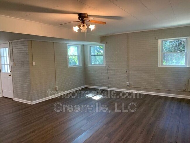 Building Photo - 8861 Warren H Abernathy Hwy