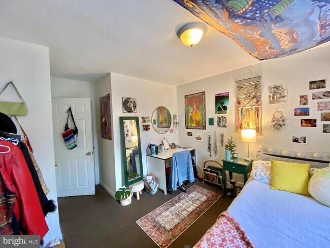 Building Photo - 3210 Haverford Ave