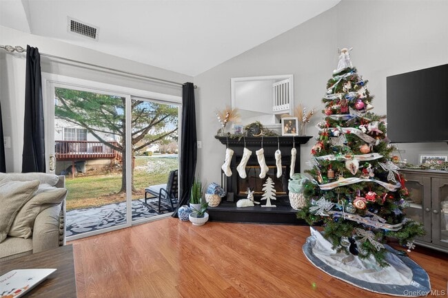 Building Photo - 36 Sycamore Ct