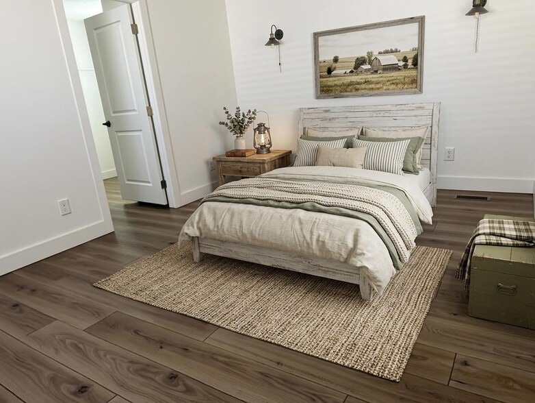 Building Photo - 2060 N Center St