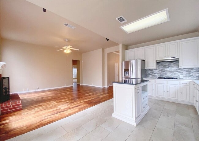 Building Photo - 3224 Heatherbrook Dr