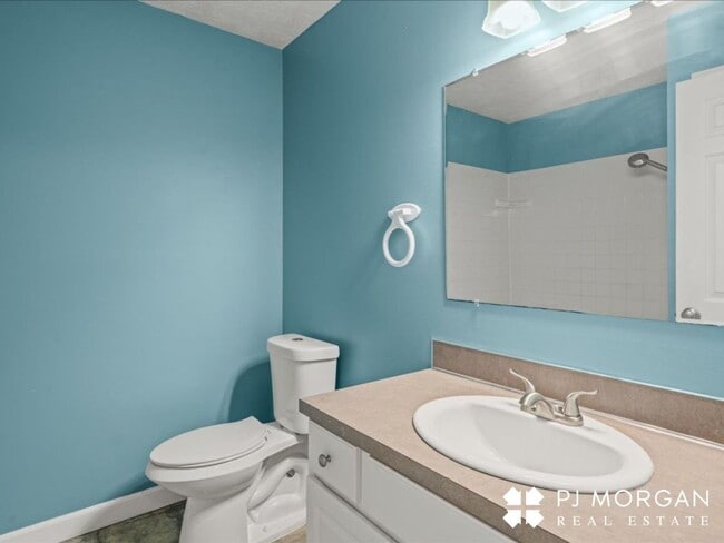 Building Photo - Millard Rental Ready to Impress!