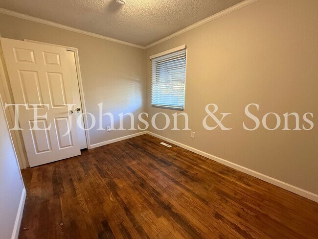 Building Photo - Charming 3BR/2BA Home with Hardwood Floors, Bonus Room & Outdoor Living