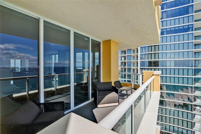 Building Photo - 17875 Collins Ave