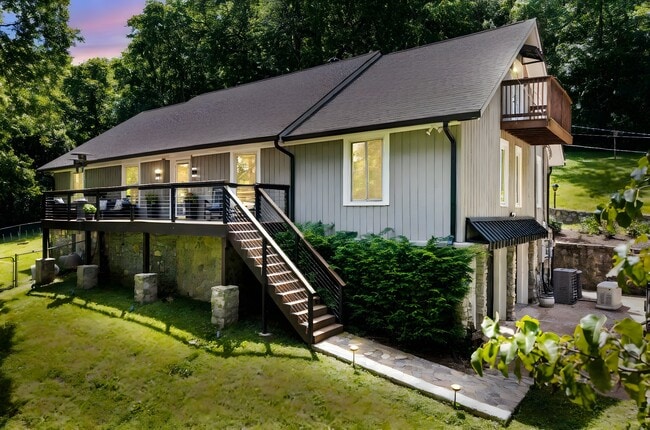 Building Photo - 5353 Green Valley Ct