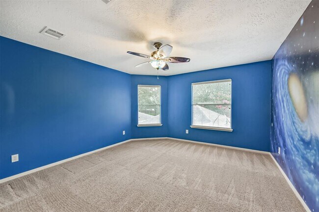 Building Photo - 2427 Shelby Park Dr