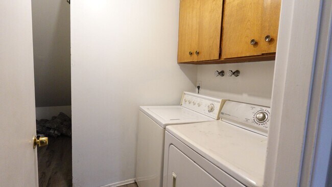 Building Photo - ar14000