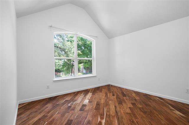 Building Photo - 18815 Park Grove Ln