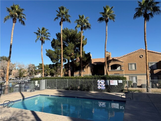 Building Photo - 240 Mission Catalina Ln