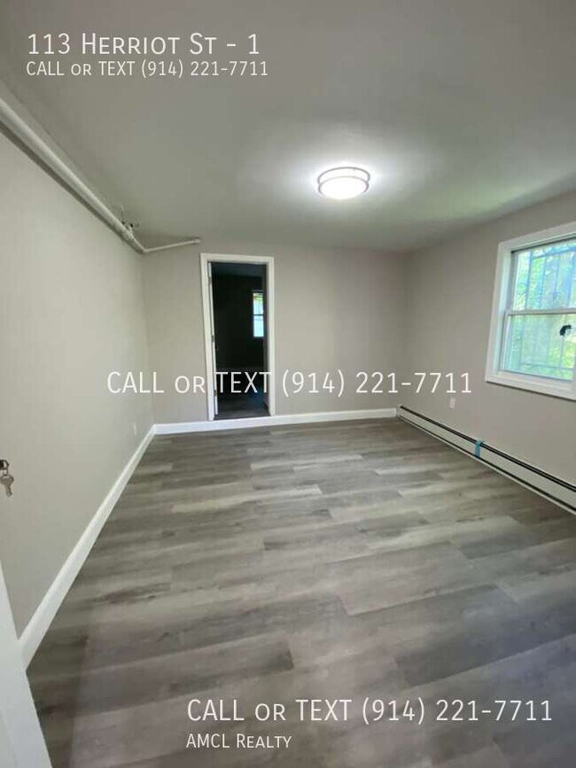 Building Photo - 113 Herriot St