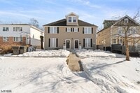 Building Photo - 826 George St